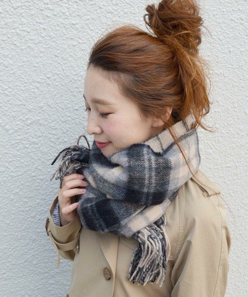 バランスが大事。冬の必需品ストールやスヌードにあう大人可愛いヘアスタイル | folk