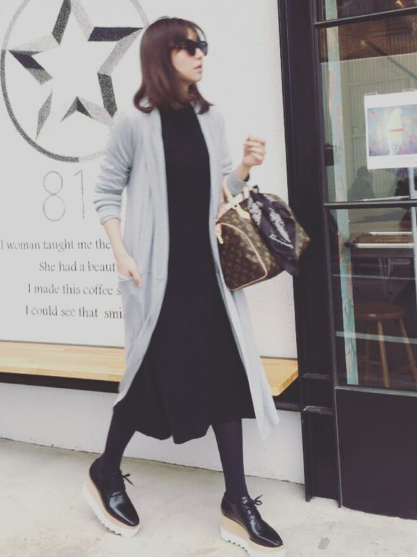 コーデしだいでいろんな場面で着回しのきく 黒のワンピースのコーデをご紹介します Folk