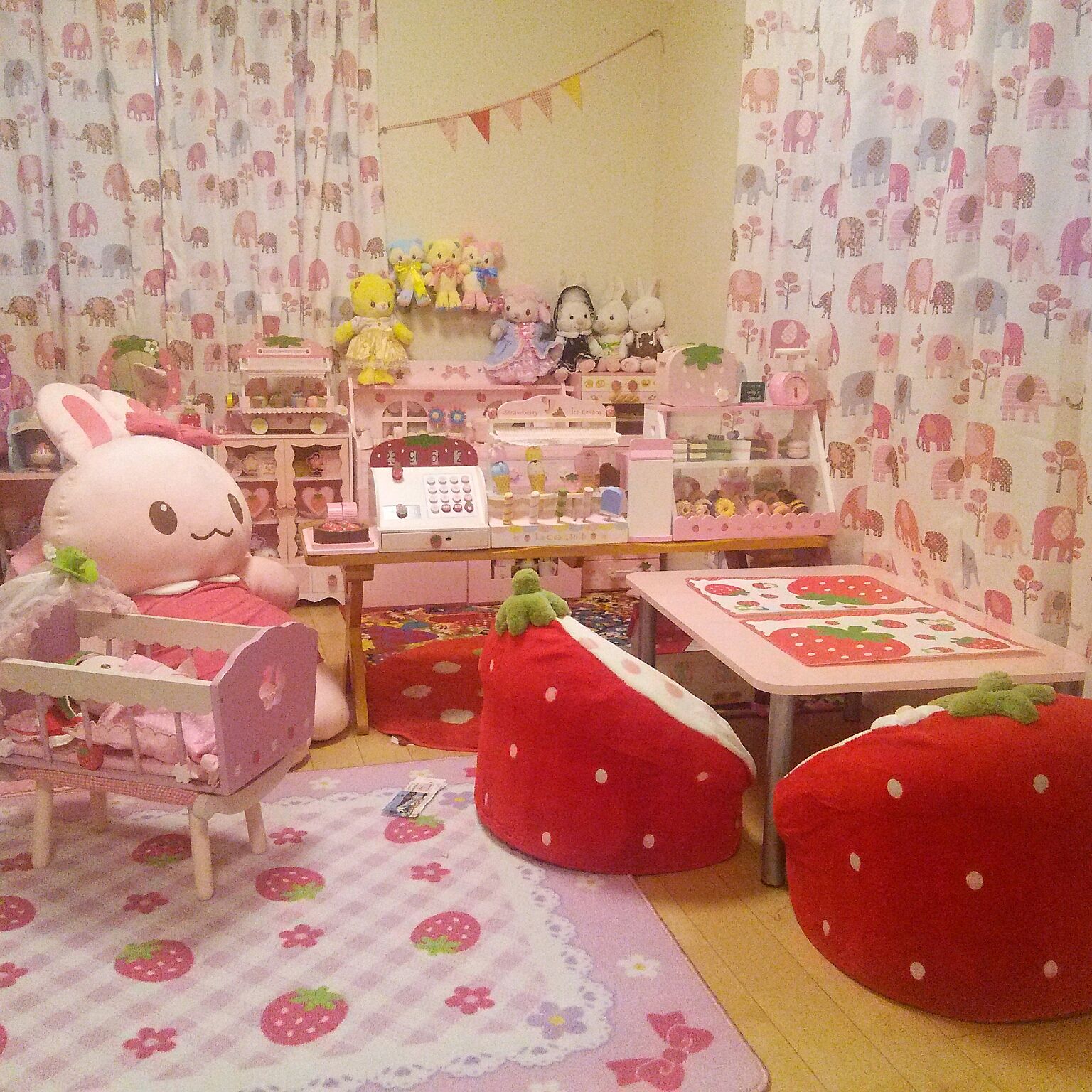 女の子 部屋 かわいい 女の子 部屋 レイアウト 6畳 高校生 すべてのかわいい女の子