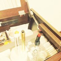 コスメ収納を使ってお部屋もスッキリ可愛らしく♪お気に入りのコスメ収納を見つけよう！
