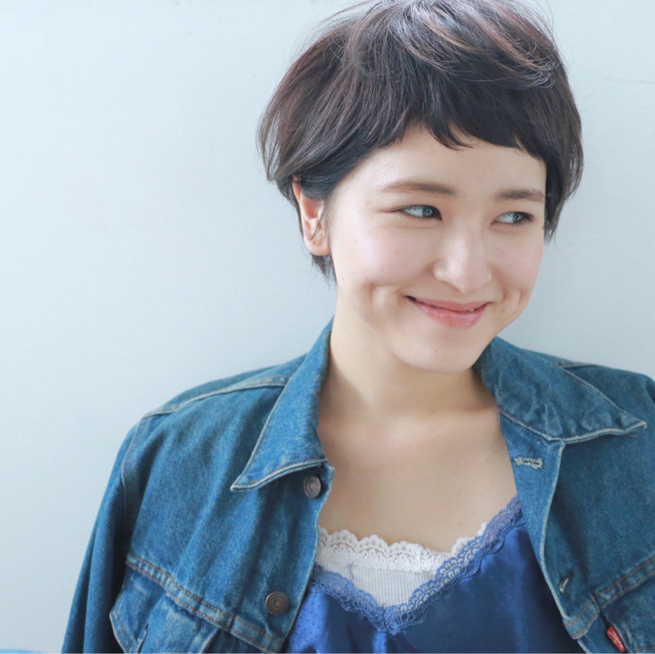 実は とっても女性らしさたっぷり あか抜けた雰囲気になれるベリーショート集 Folk