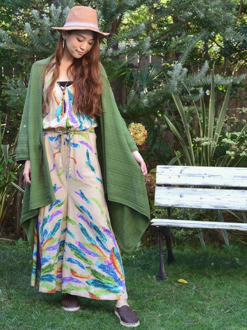 春は華やかなボヘミアンスタイルでカッコ良くお洒落に着こなそう Folk