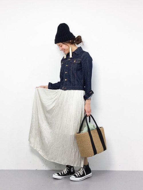 大人可愛くアクセントを この春トレンドのカゴバッグコーデ集 Folk