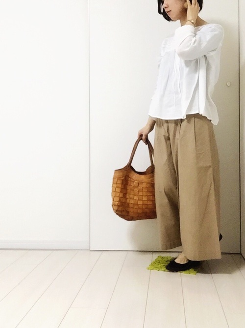 春アイテムを取り入れて ユニクロのワイドパンツを使った春コーデ特集 Folk