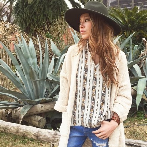 春は華やかなボヘミアンスタイルでカッコ良くお洒落に着こなそう Folk