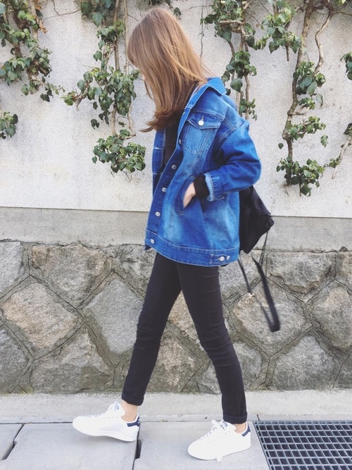 春の黒色をお洋服のアクセントにした 洗練された女子コーデを楽しむのもあり Folk