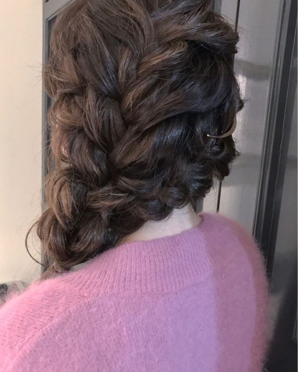 クレセントコームを使ったヘアアレンジ特集 つけるだけでワンランク上のアレンジに Folk