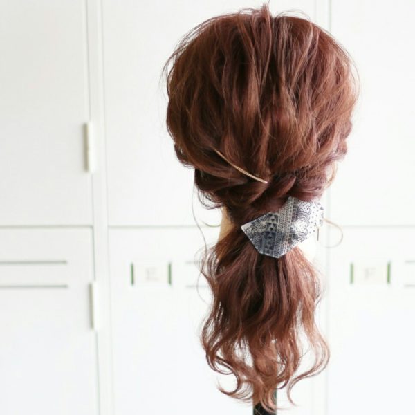 クレセントコームを使ったヘアアレンジ特集 つけるだけでワンランク上のアレンジに Folk