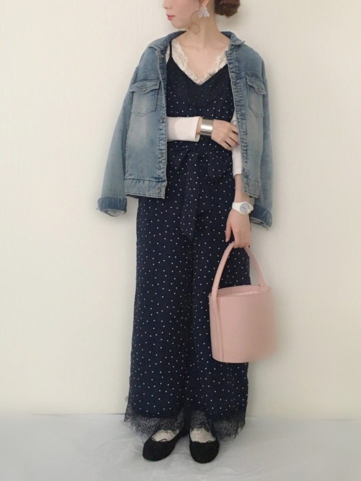 大人のドット柄はモノトーンで フェミニンに大人可愛い水玉コーデ Folk