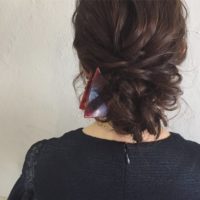 お呼ばれにもデートにも♡春らしいアップスタイルでいつものコーデを格上げしよう！