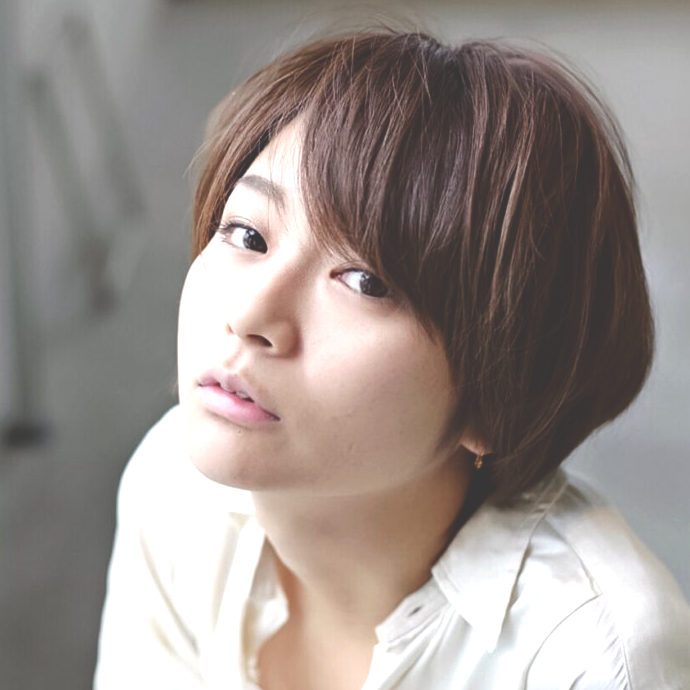 かわいいだけじゃない大人ぽさが魅力 おしゃれな印象が際立つショートマッシュ Folk