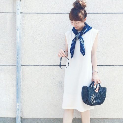 これからの季節に使いたい スカーフを使った技ありなコーデ集 Folk