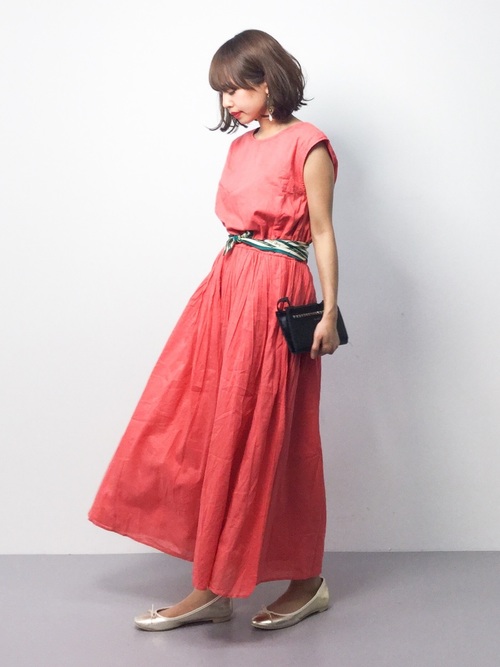 １つプラスするだけで スカーフ バンダナを使った素敵な春夏コーデ集 Folk