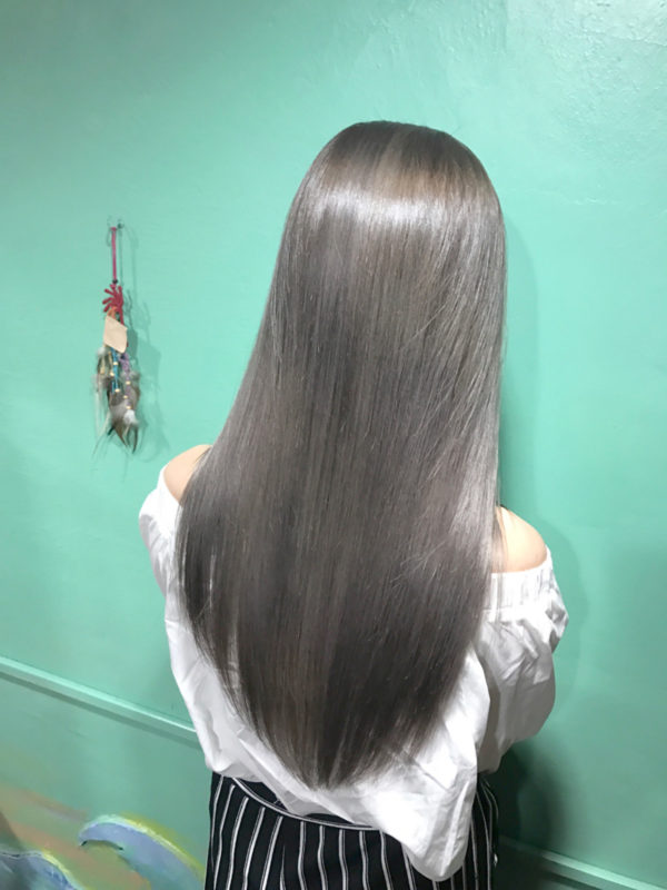 大人女子は清潔感がより大事 ツヤツヤなストレートヘアで上品にまとめよう Folk