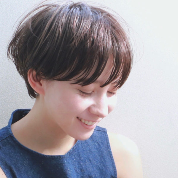 大人の女性はやっぱりショートが似合う 夏におすすめの丸みショートヘア特集 Folk