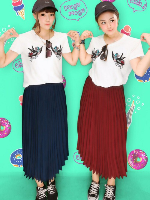 双子コーデ50選 たまにはやってみたい大人可愛さたっぷりの着こなし Folk