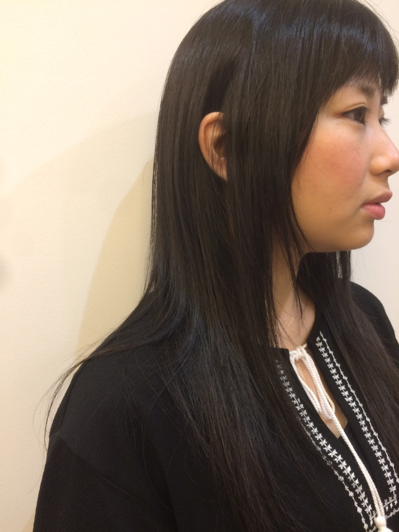 黒髪だからこそ出せるツヤ感で魅力的な女性に！5