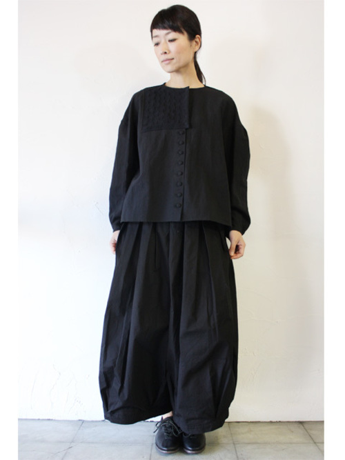 Harvesty のサーカスパンツ キュロットコーデ実例15選 バルーンシルエットでオシャレになろう Folk