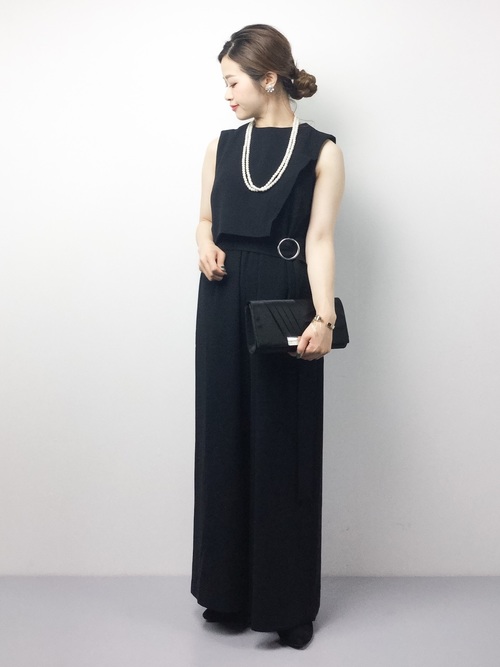 結婚式のお呼ばれスタイルは 上品ブラックフォーマルで Folk