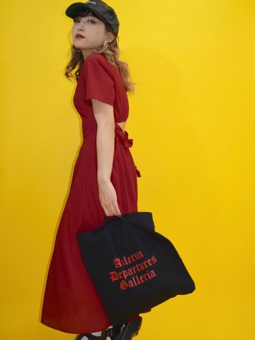 背中あきアイテムを秋コーデにも 初秋もまだまだ露出していこう Folk