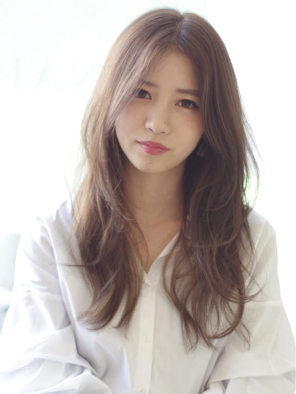 前髪を流すだけで大人かわいい雰囲気に キレイな流し前髪コレクション Folk