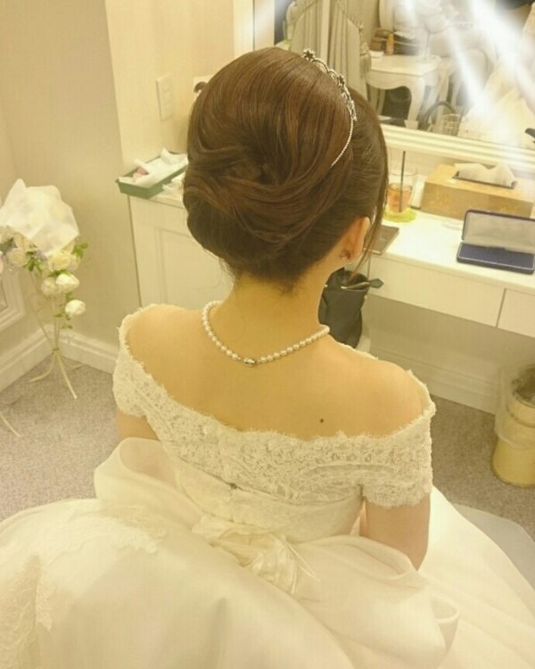 夜会巻き特集 基本のスタイルから簡単アレンジまで一挙ご紹介 Folk