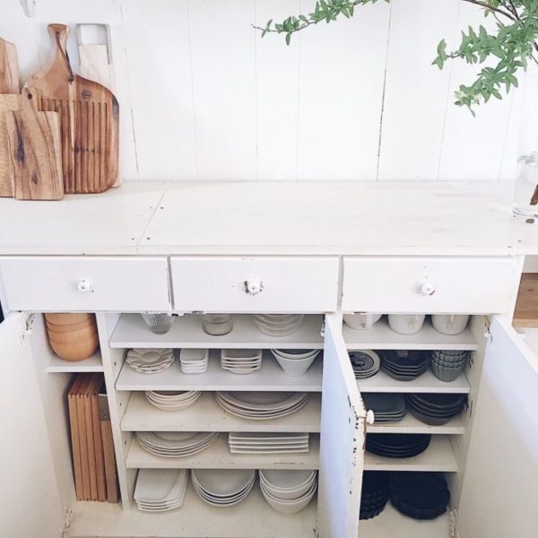 アイディア満載 収納上手な人たちの食器棚収納術 Folk