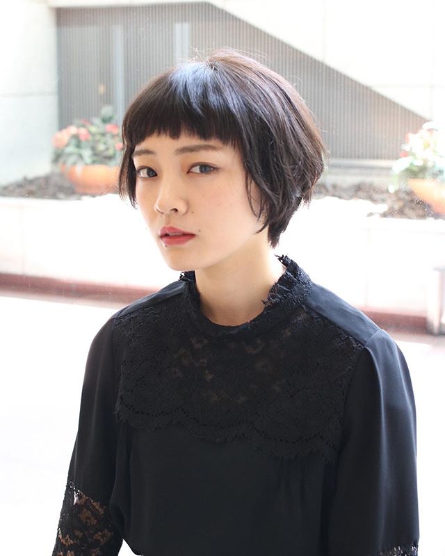 ショートでも女性らしい雰囲気は作れる サイド長めのショートヘア特集 Folk
