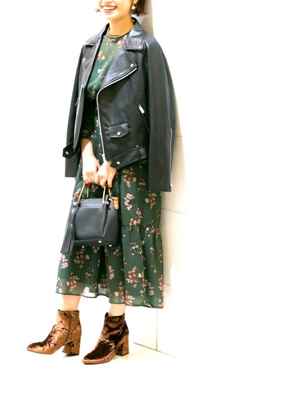 定番ワンピでつくる大人カジュアルな秋コーデ21選 お気に入りのワンピを見つけよう Folk