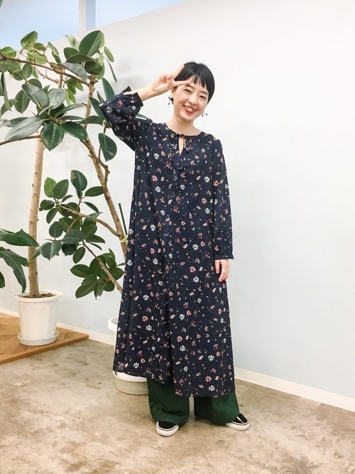 秋も着たい花柄ワンピース♡秋っぽさを出した着こなし実例15選！ | folk
