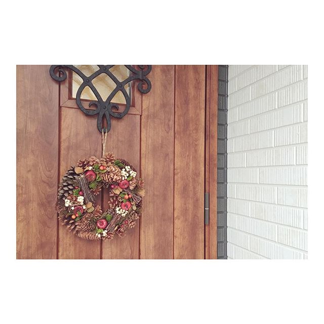 飾れば気分はクリスマス アイデア次第で楽しみ方が広がるクリスマスリース Gardenstory ガーデンストーリー Yyhクリスマス リースメリークリスマスフロントドアオーナメントウォールパーティー用 Ciudaddelmaizslp Gob Mx