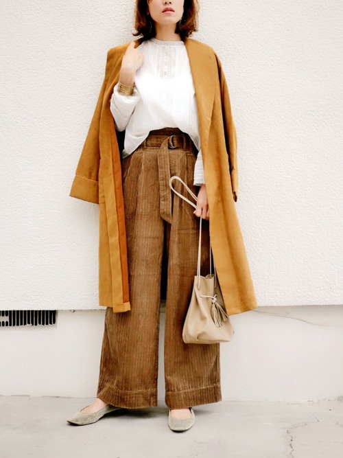 秋カラー キャメル で決めるオータムコーデ15選 いつものコーデが一気に秋色に Folk