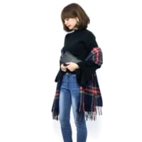 シンプルコーデにさし色をプラス！おしゃれな秋ファッションをカラー別にご紹介♡