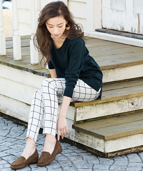 今すぐ履きたい モカシンを使った大人女子のおしゃれな着こなし16選 Folk