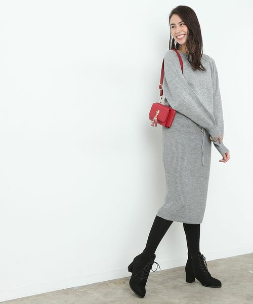 グレーのニットワンピで叶える☆こなれ大人女子の簡単おしゃれコーデ15 