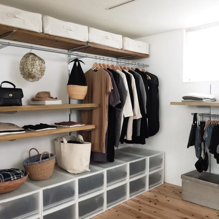 増えた服もすっきり収納 見せる収納から引き出し収納まで実例10選 Folk