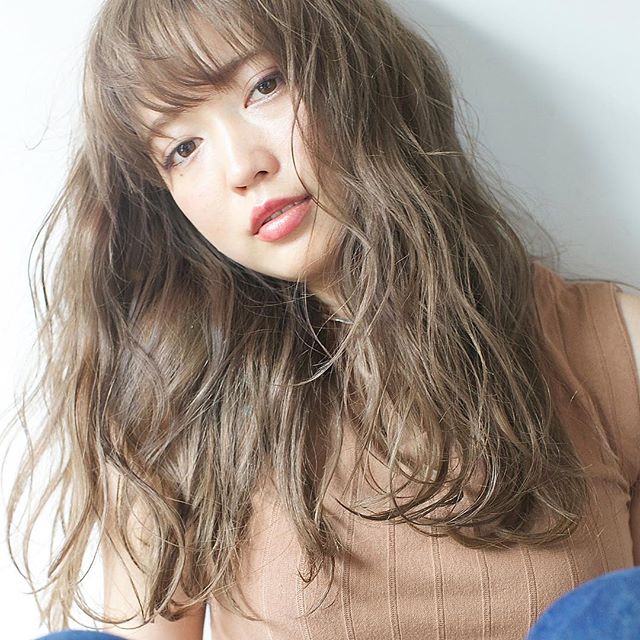 朝はすぐふんわりヘアに パーマスタイルで忙しい朝も大人可愛く決めよう Folk