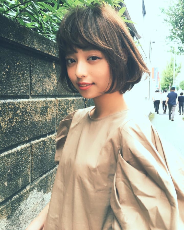 前下がりボブetc.の大人可愛いヘアカタログ！王道シルエットで誰でも小顔に♡ folk