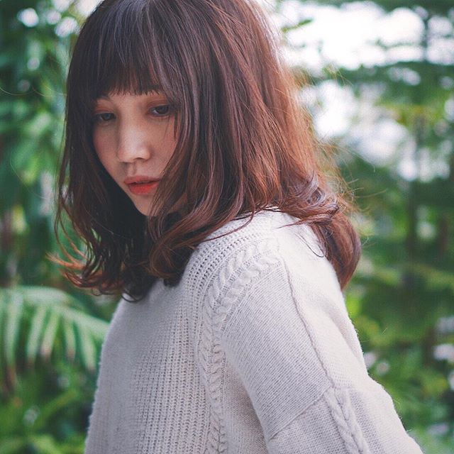 女子力高まるミディアムヘアスタイルで垢抜けレディに Folk