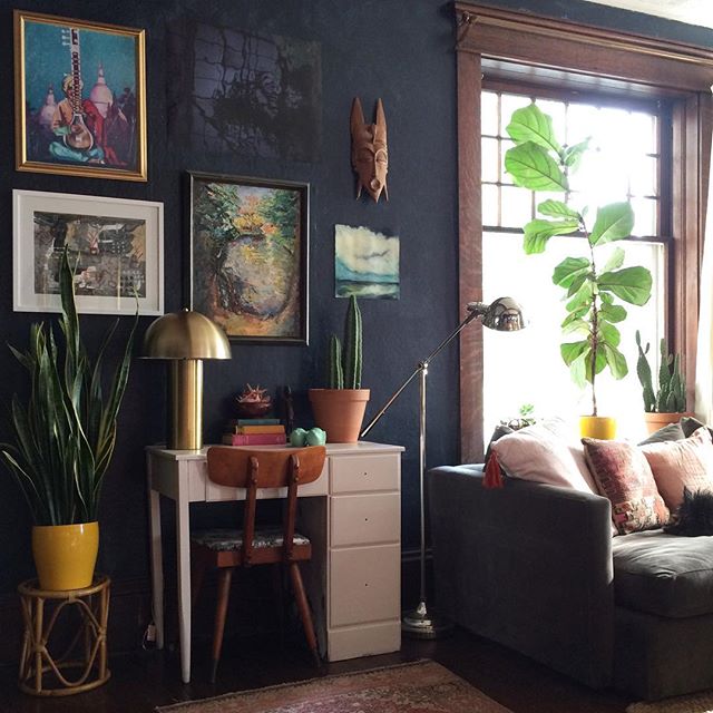 これが一番の近道 ハデな壁紙で手軽に海外風な部屋づくり Folk