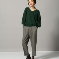 女性らしさを演出してくれる！大人女子におすすめのグリーンニットコーデ☆