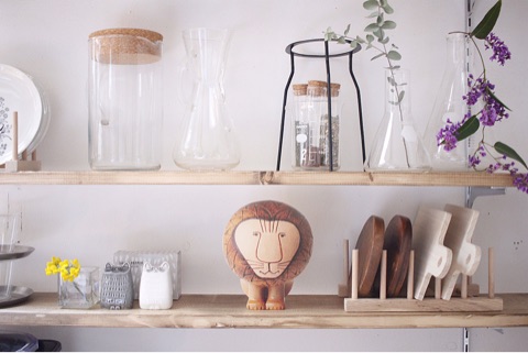 人気の理系アイテムをお部屋に取り入れよう フラスコのおしゃれな使い方 Folk