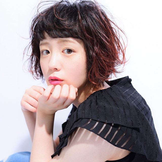 パーマでおしゃれな髪型に 長さを変えずにイメージチェンジしよう Folk