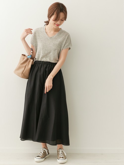 夏のおしゃれなブラックコーデ15選 シンプルシックな大人スタイルのすすめ Folk