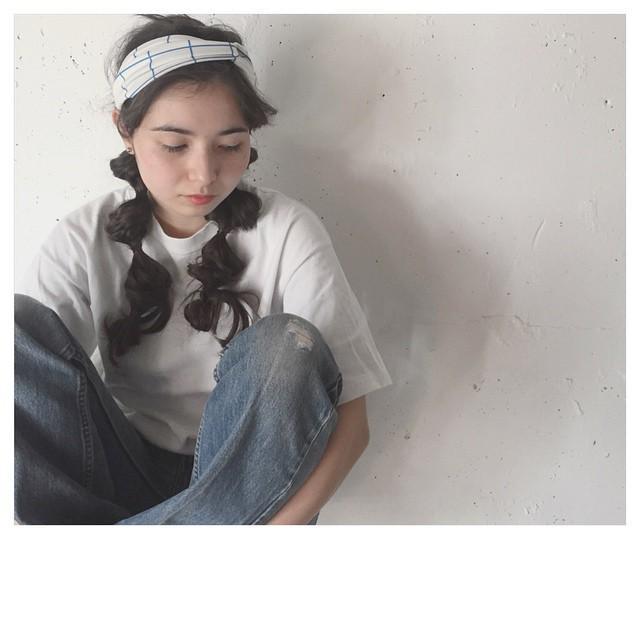 ヘアバンドを使ったアレンジ特集 長さ別から時短テクまで人気のアレンジをご紹介 Folk