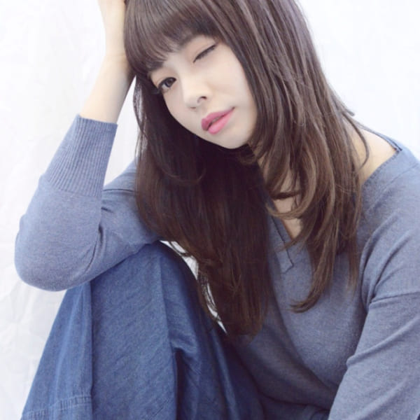 今年はハイレイヤーがおすすめ 軽すぎないちょっと大人のロングヘアをご紹介 Folk