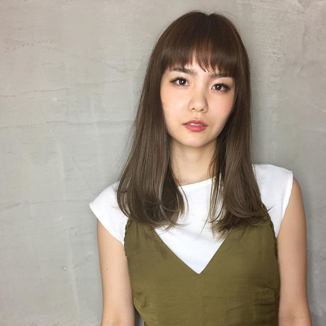 ストレートのロングヘア特集 カラー 前髪 アレンジなどスタイル別にご紹介 Folk