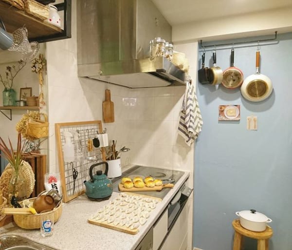 毎日立つキッチンをおしゃれに 換気扇の上の素敵なインテリア実例 Folk