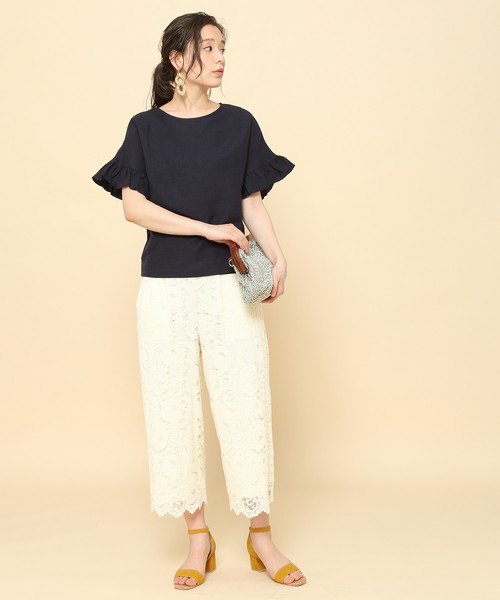 フリルスリーブで華奢見えを狙え♪人気のフリルスリーブトップスコーデ 