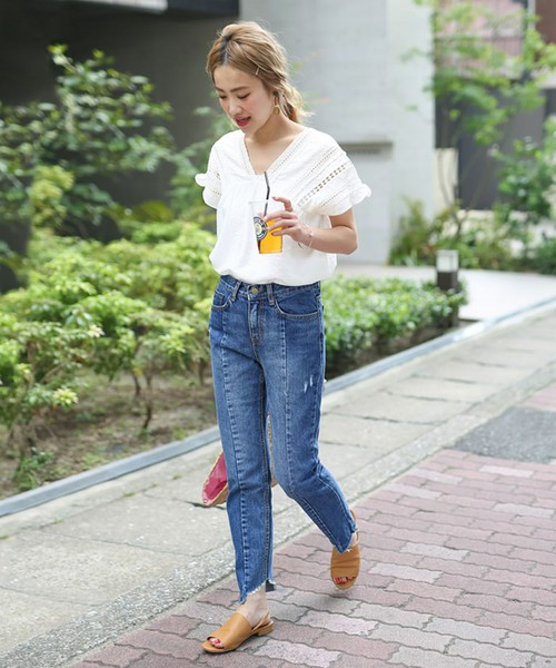 春夏ブラウスコーデ51選！どんなボトムにも合う万能アイテムでこなれ感をGET☆ folk